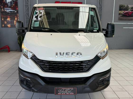 IVECO DAILY 2.3 TURBO DIESEL 30-130 FURGÃO MANUAL IVECO DAILY 2.3 TURBO DIESEL 30-130 FURGÃO MANUAL